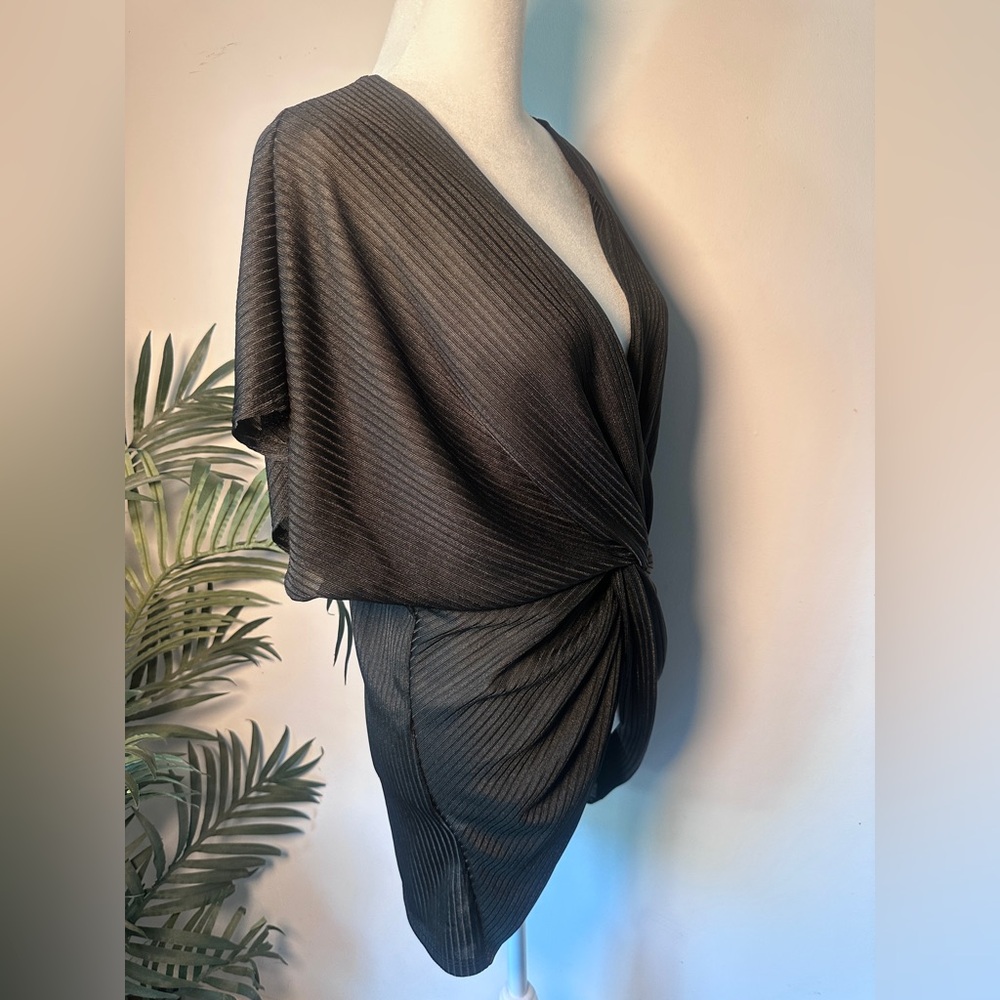 Privy Women’s Black Ribbed Sheer V-Neck Top/Blouse Msrmnts in Photos - Picture 2 of 9
